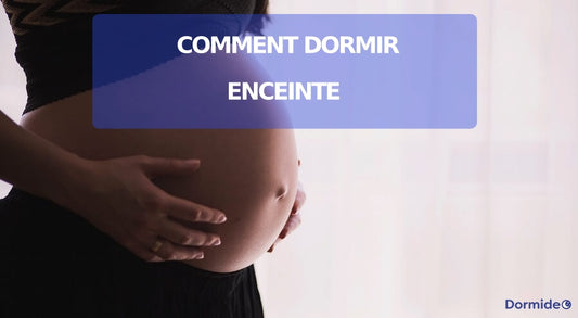 femme enceinte touchant son ventre